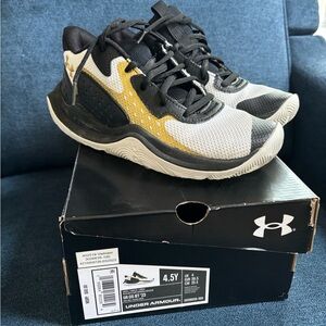 Under Armour UA Jet '23 Grade School Basketball Shoes - size 4.5Y